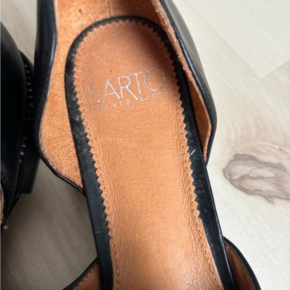 Sarto Black Pointed Leather  Flats - Picture 2 of 7